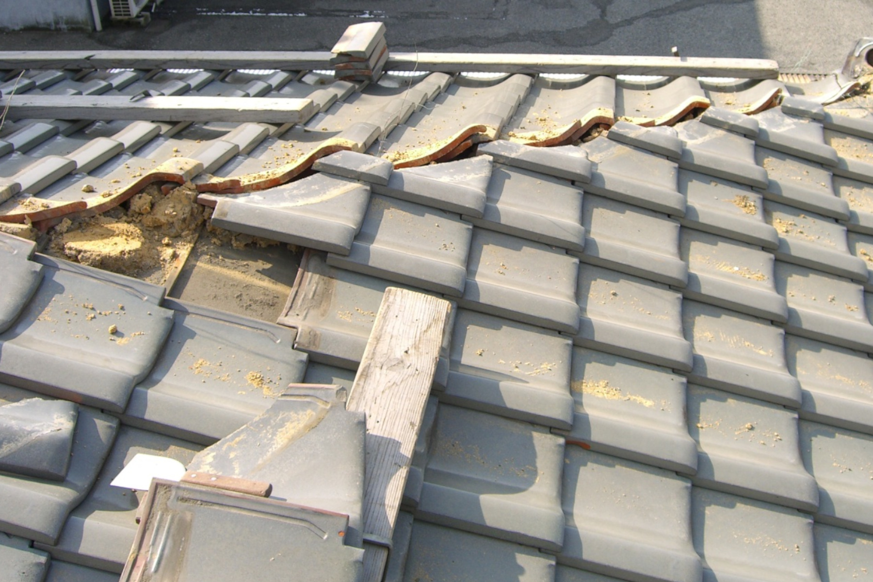 屋根材の補修・交換 イメージ